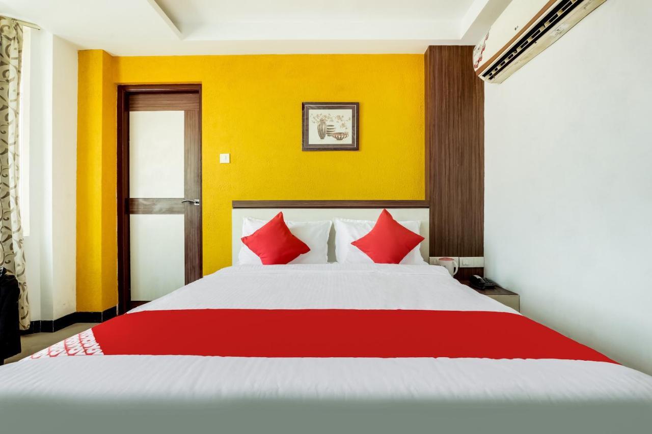 Oyo 61247 Hotel Vijayalakshmi Tiruppur Buitenkant foto